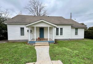 204 4th Ave - Photo 1 of 1