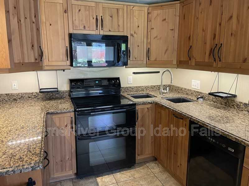 326 North Ridge Avenue #B - Photo 2 of 30