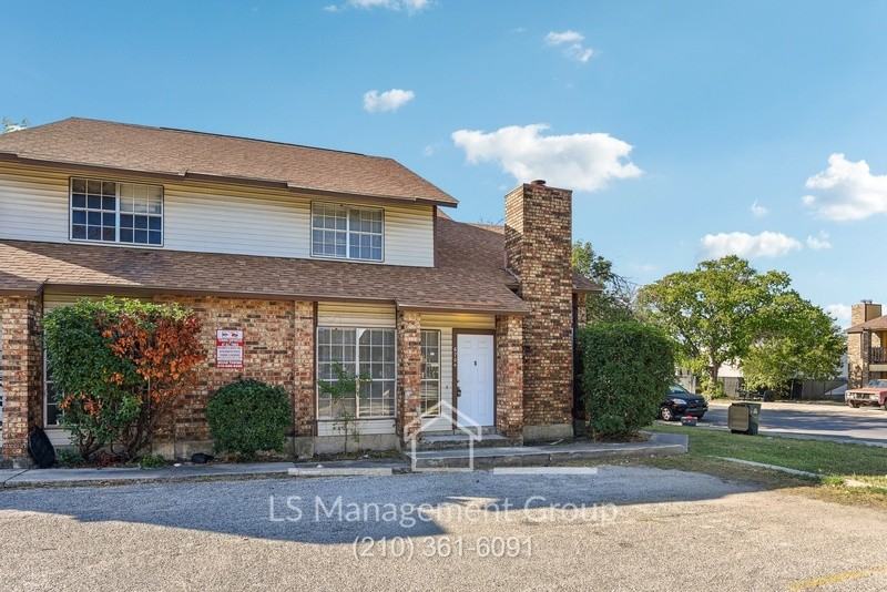 6704 Windsor Hollow Drive - Photo 3 of 35