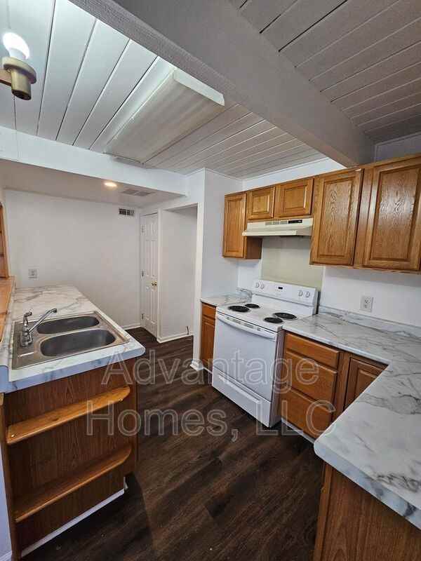 920 N 71st St - Photo 7 of 24