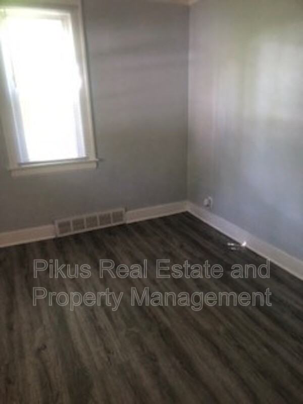 1457 Honodle Ave - Photo 3 of 6
