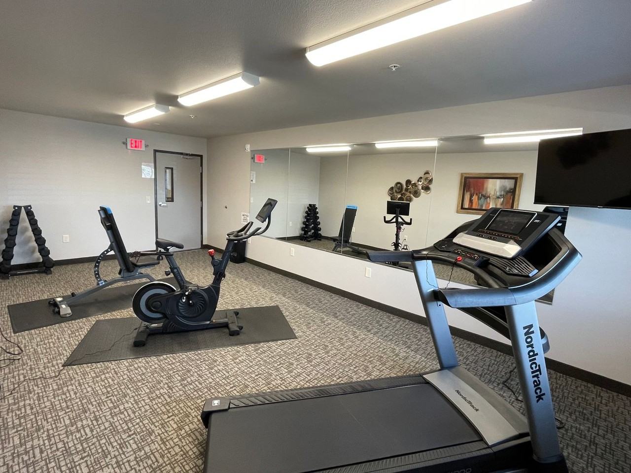 Falcon Apartments 2 - Photo 7 of 46