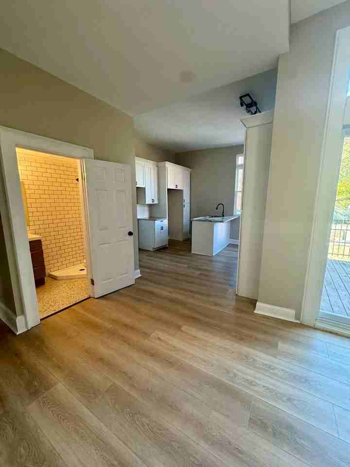 1709 Highland Ave #F - Photo 3 of 13