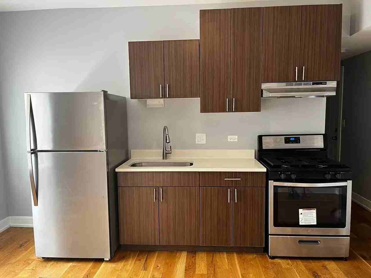 7113 S Bennett Ave #3B