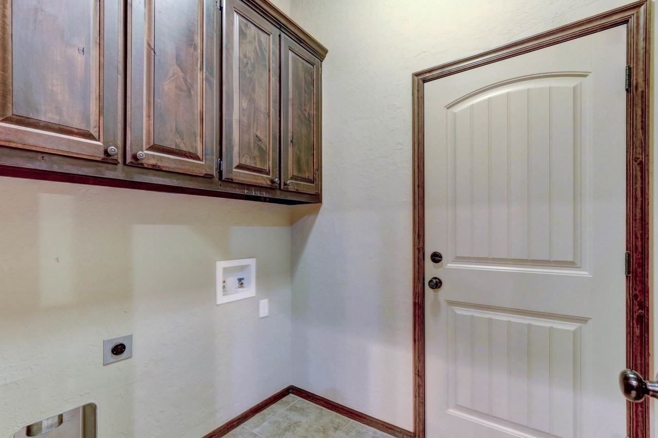 920 Sw 13th St - Photo 2 of 48