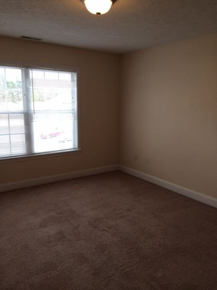 Kensington Court - Photo 6 of 19