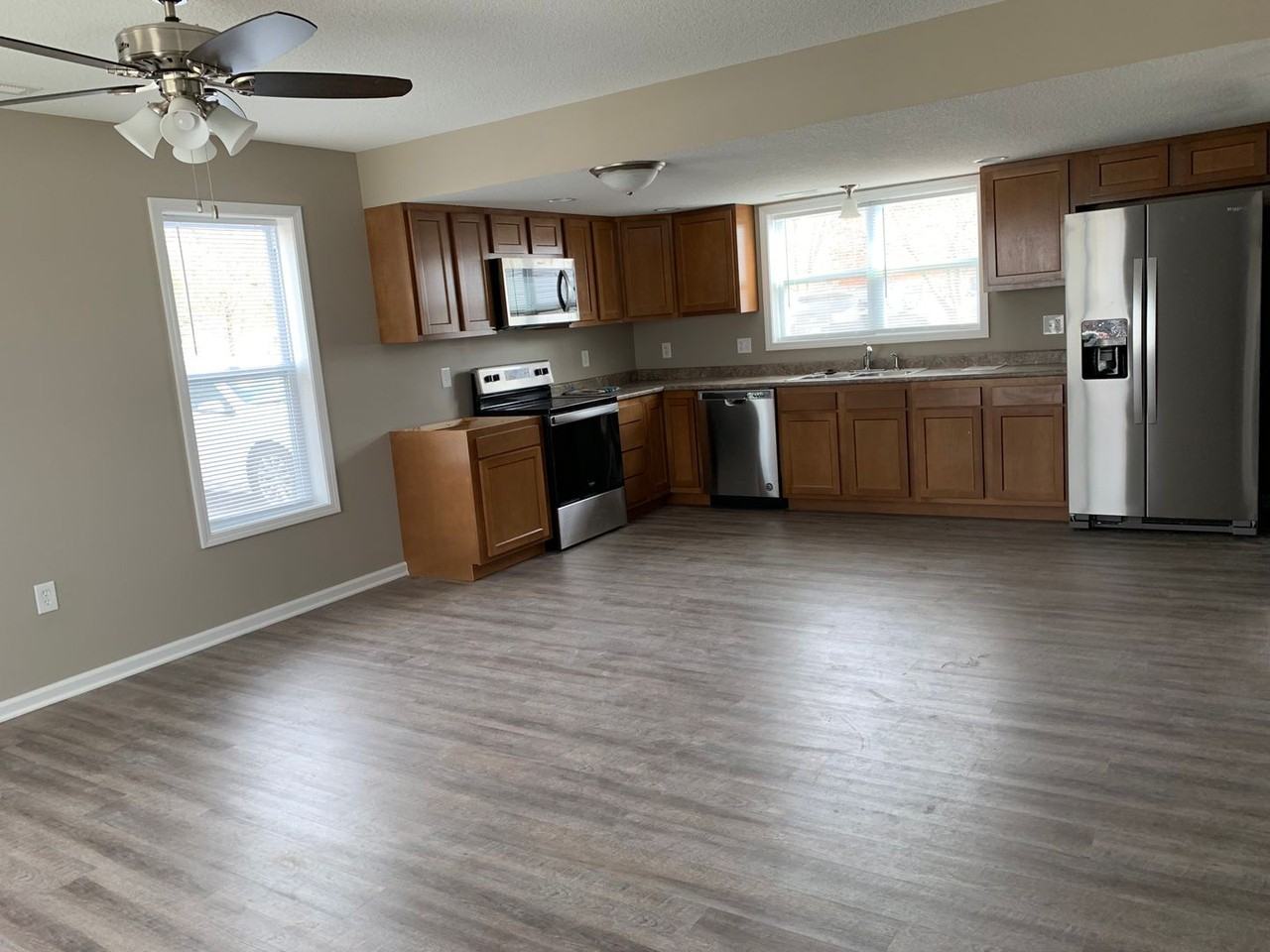 2301 Rehm Dr - Photo 2 of 6