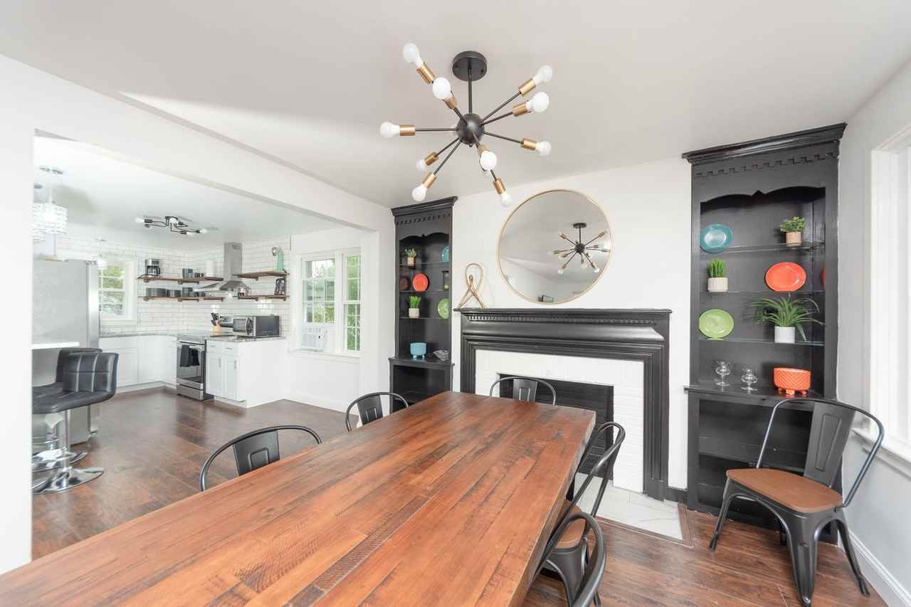 5819 Pine St - Photo 3 of 26