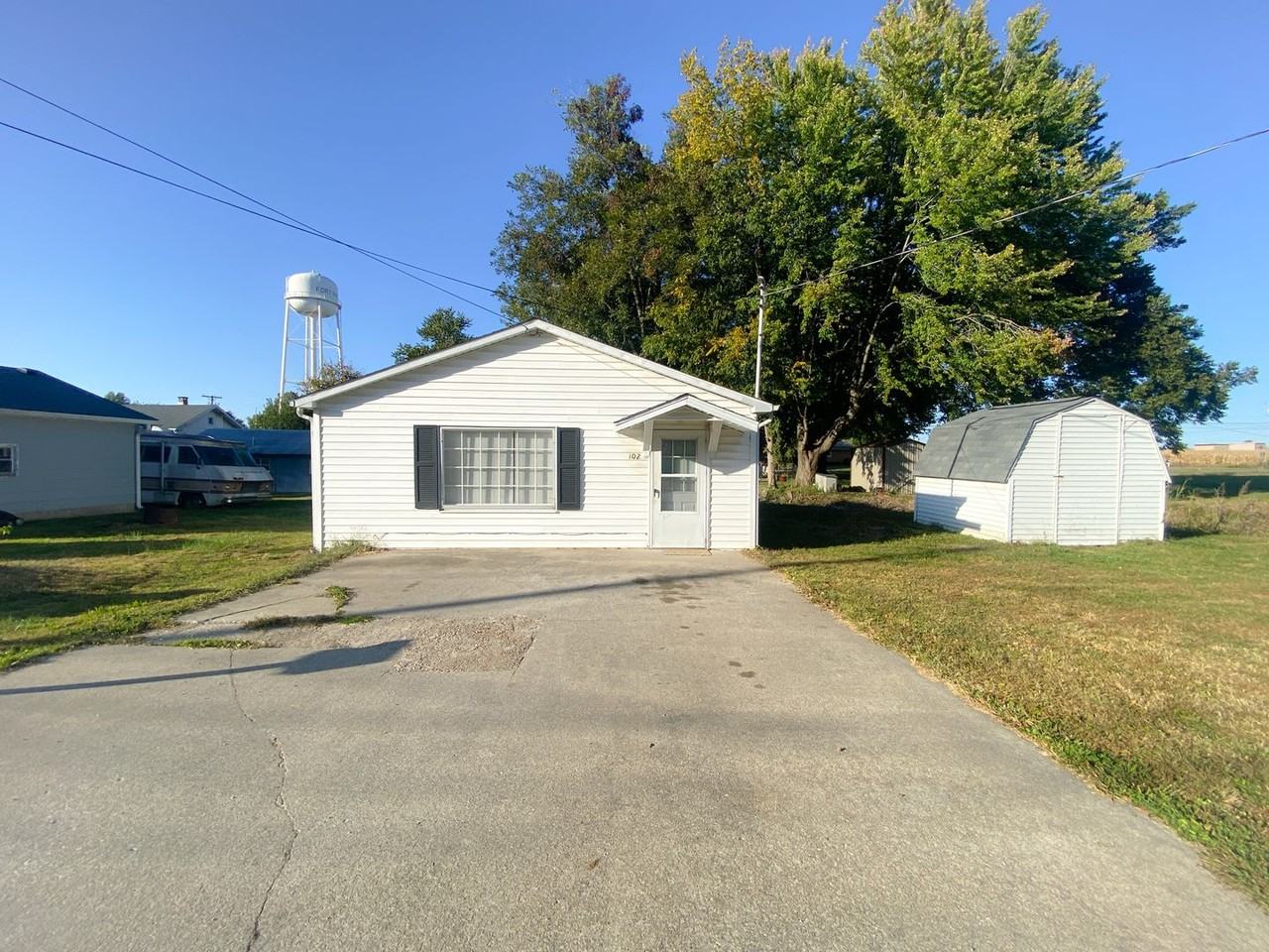 102 E Sinclair St - Photo 2 of 22