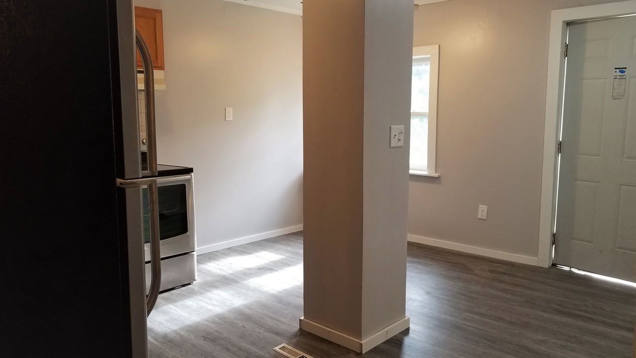 626 7th Avenue - Photo 6 of 28