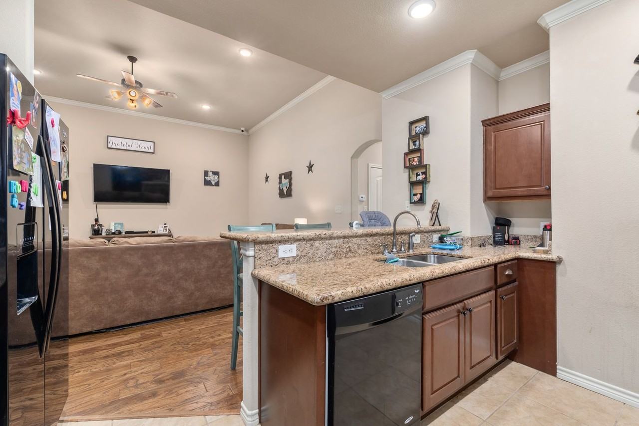 4317 Dawn Lynn Dr - Photo 2 of 23