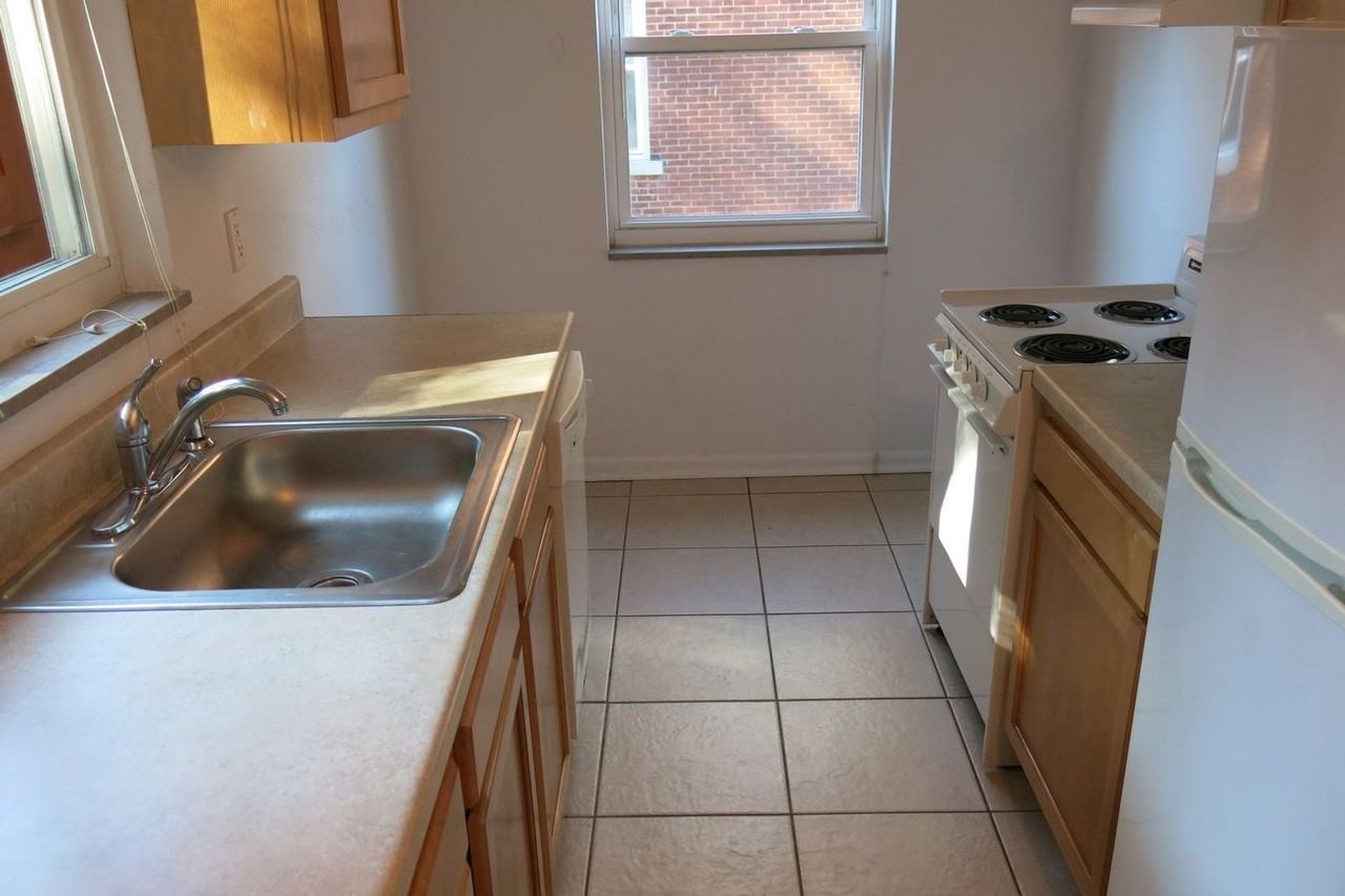 1016 N Euclid Ave - Photo 5 of 13