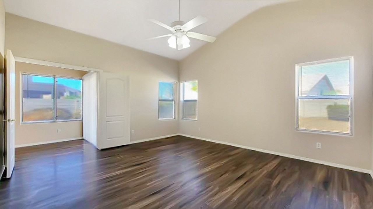 13132 W Sheridan St - Photo 7 of 35