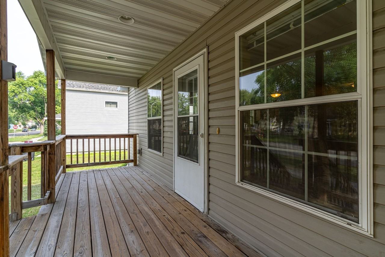 418 N 4th St - Photo 2 of 32