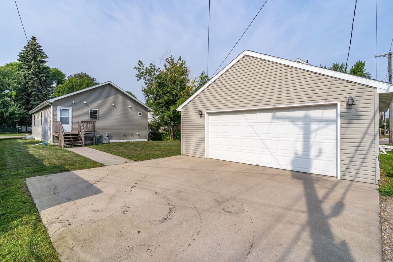 418 N 4th St - Photo 5 of 32