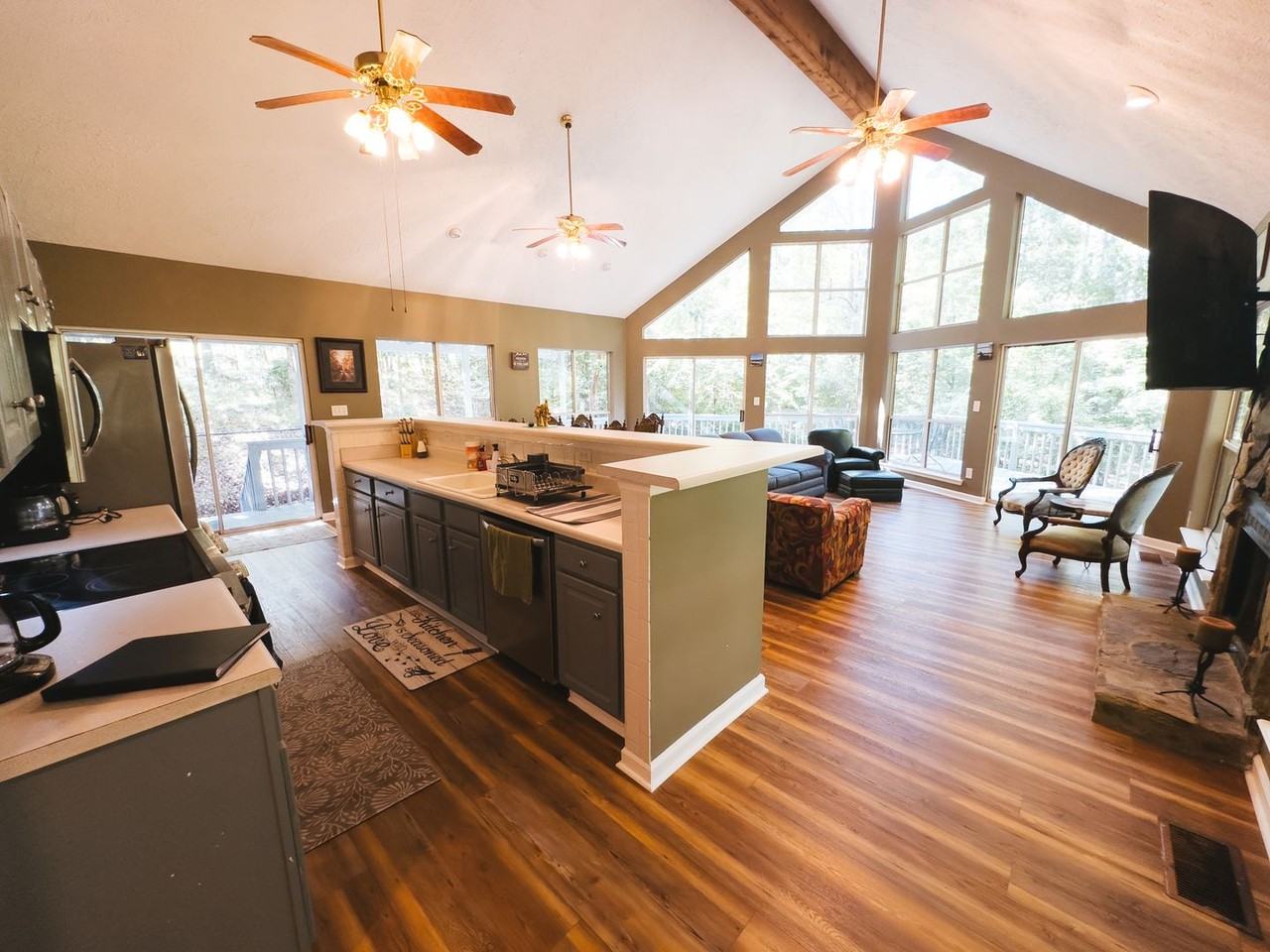 1177 Pine Drive - Photo 3 of 25