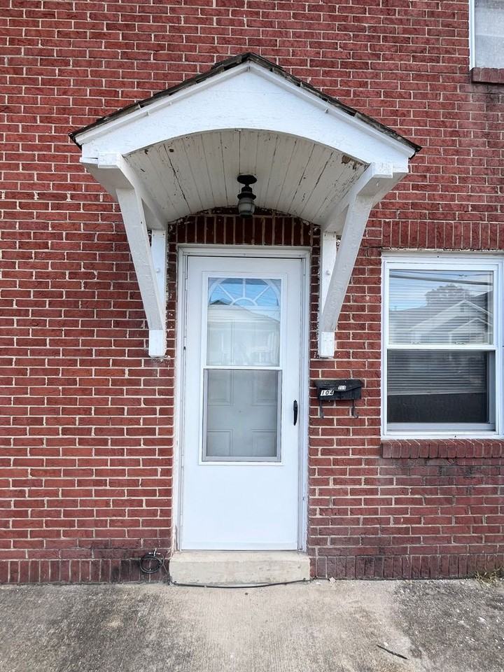 104 12th Street - Photo 2 of 9