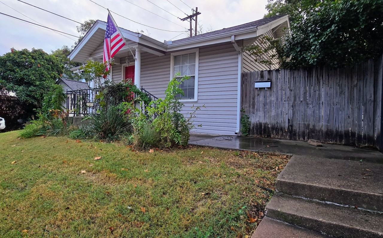 2861 W Devitt St - Photo 2 of 10