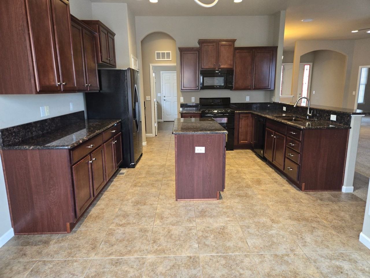 4420 Crystal Dr - Photo 2 of 25