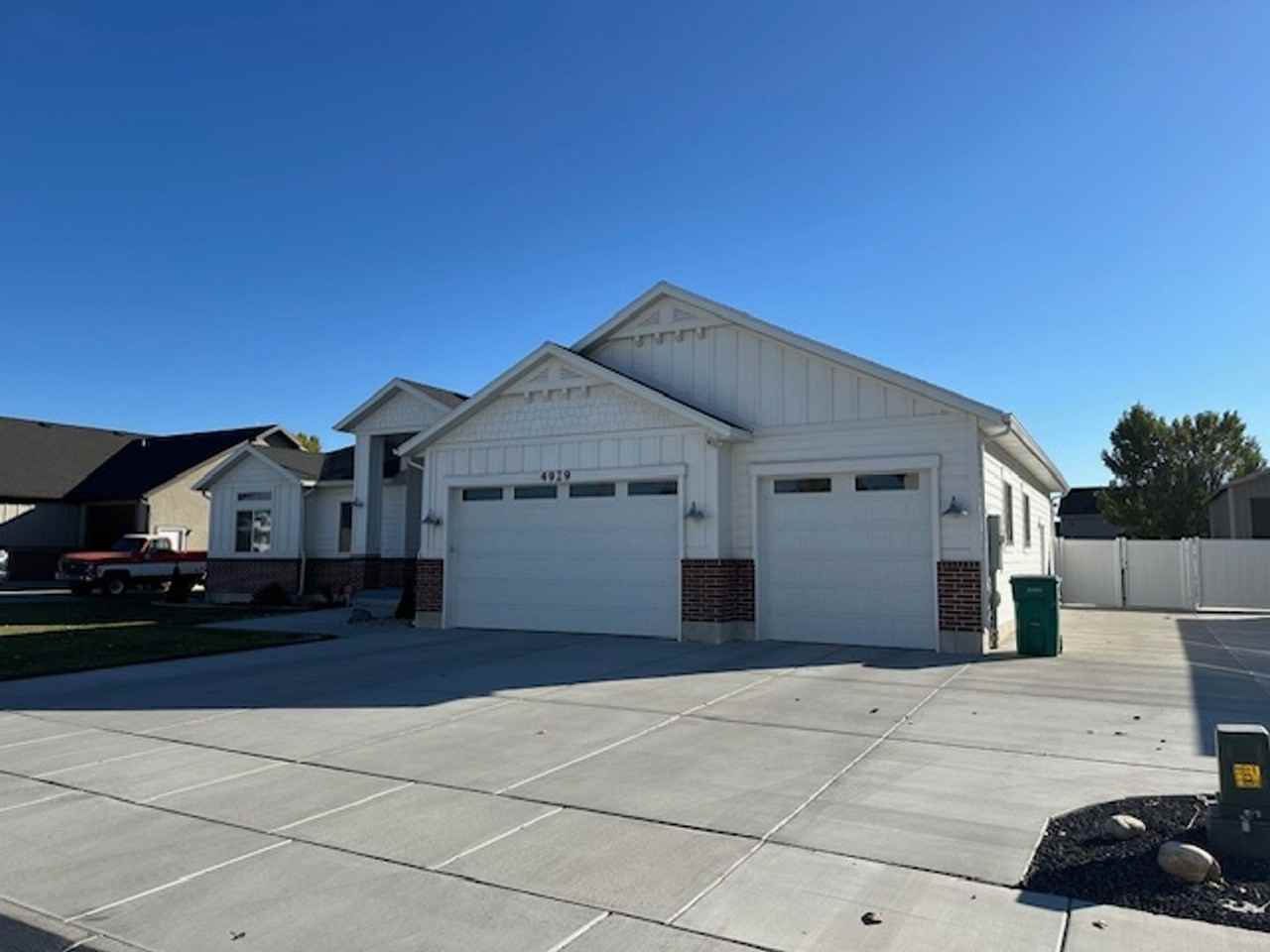 4929 W 3350 S - Photo 2 of 7