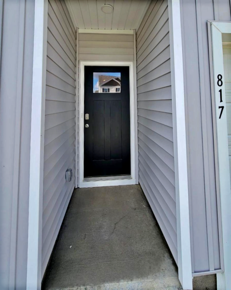 817 Lilyford Ln - Photo 2 of 15