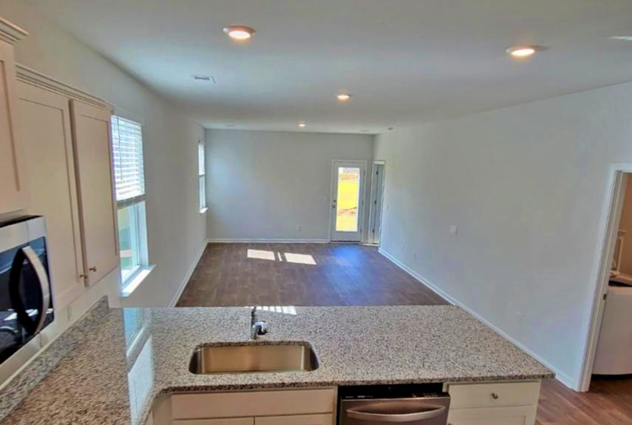 817 Lilyford Ln - Photo 3 of 15