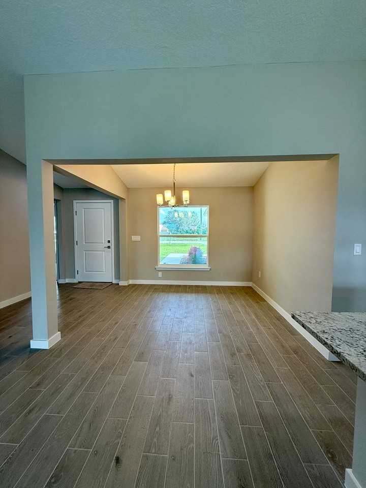 826 James Dr - Photo 2 of 25