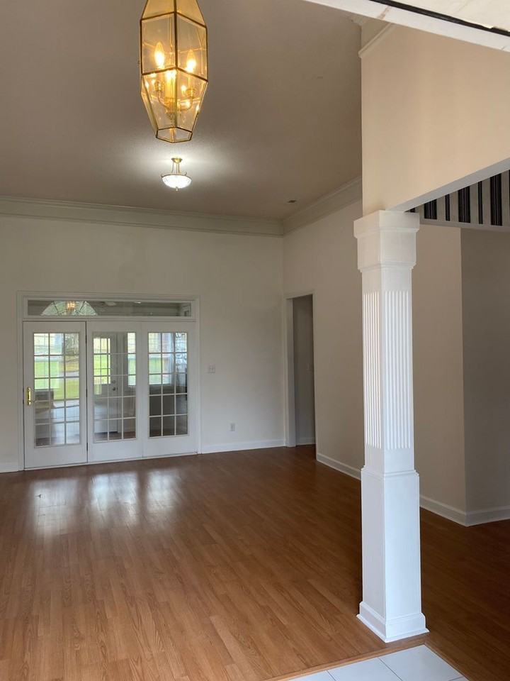 4545 Reigate Ct - Photo 3 of 24