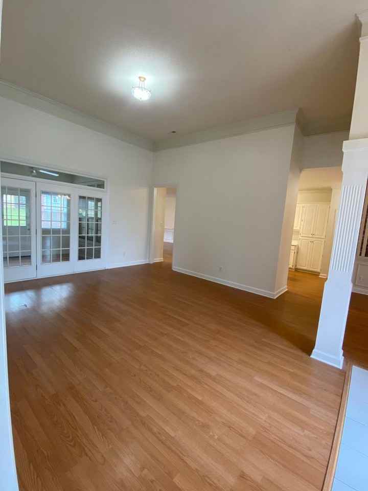 4545 Reigate Ct - Photo 4 of 24