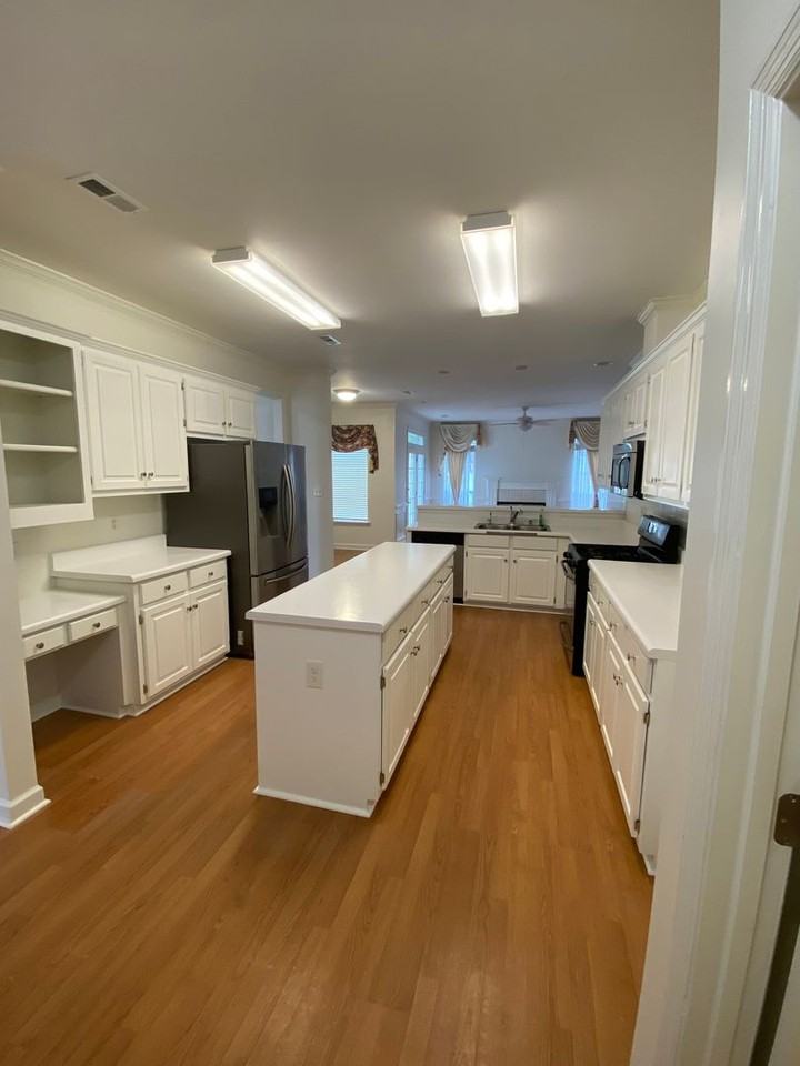 4545 Reigate Ct - Photo 7 of 23