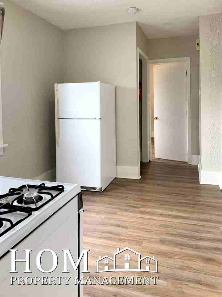 401 Range Street - Photo 2 of 6