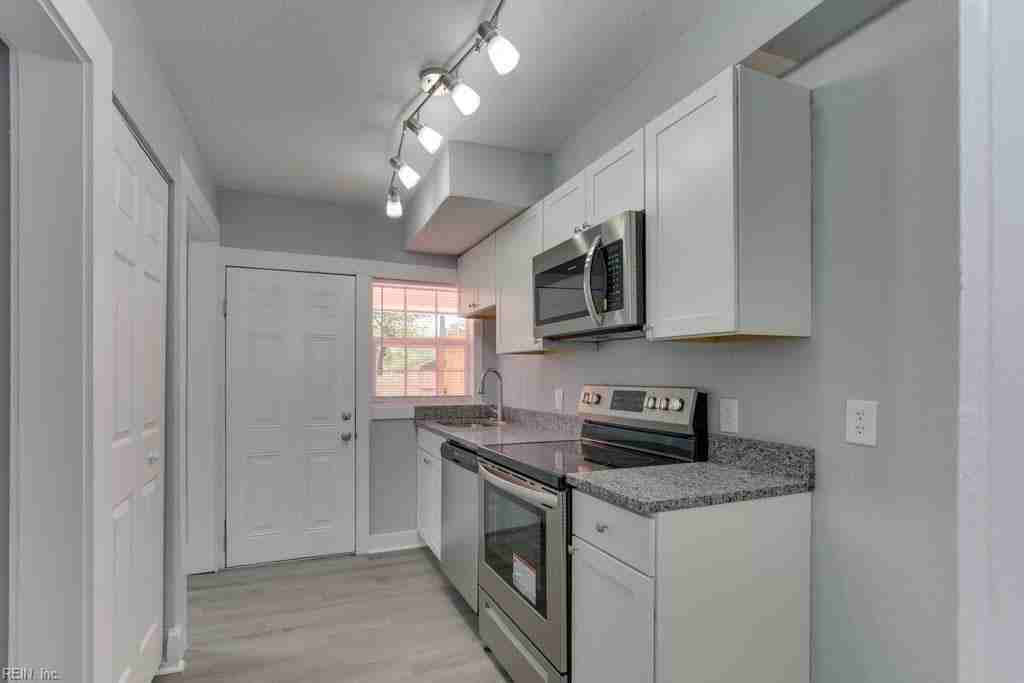 70 Manly Street - Photo 3 of 37