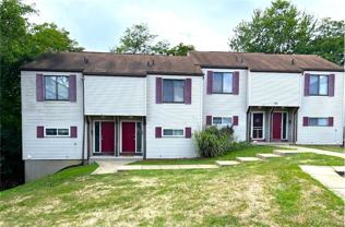 138 Orchard Dr #C - Photo 1 of 1