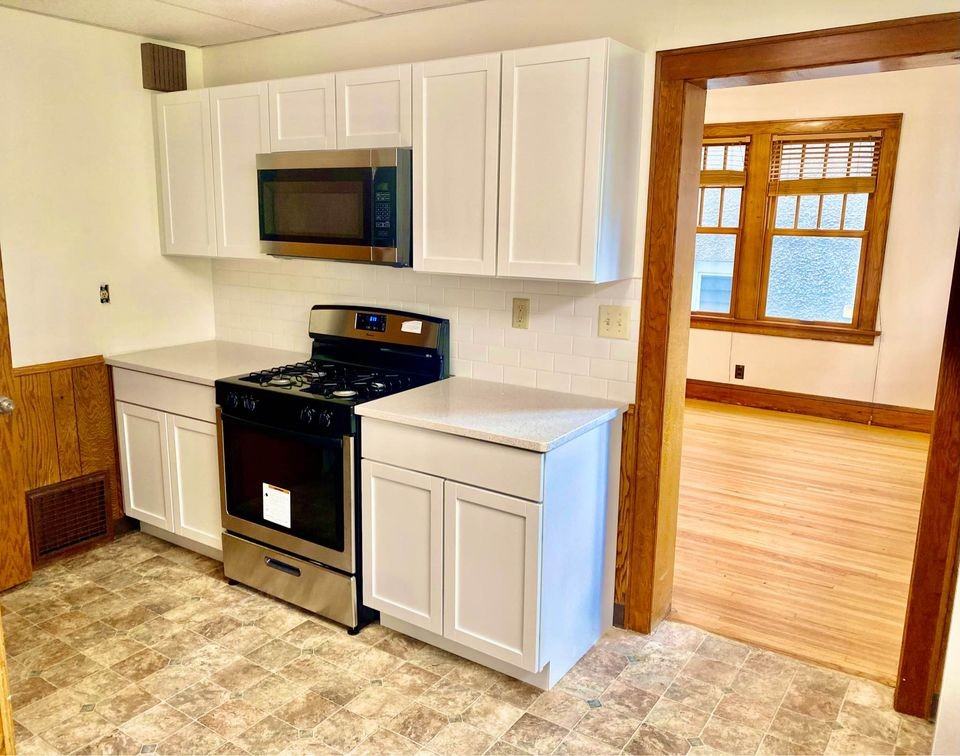 422 N 4th St #422 - Photo 2 of 11