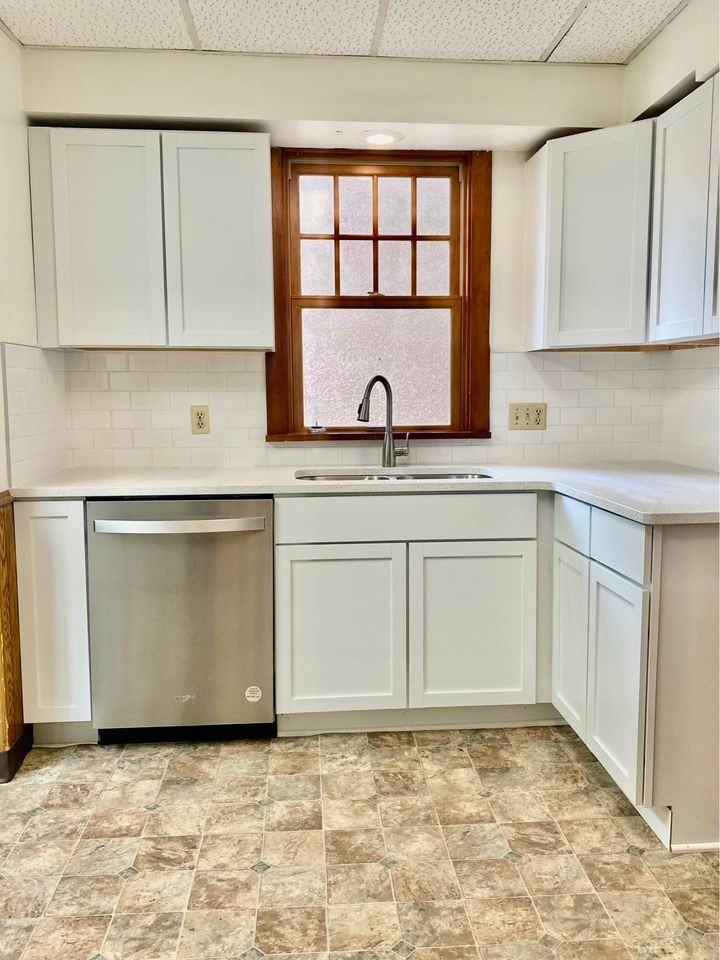 422 N 4th St #422 - Photo 3 of 11