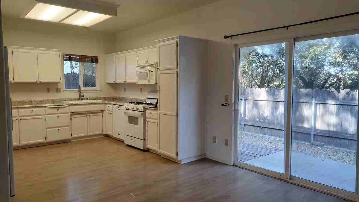 7252 Parriza Ct - Photo 6 of 11