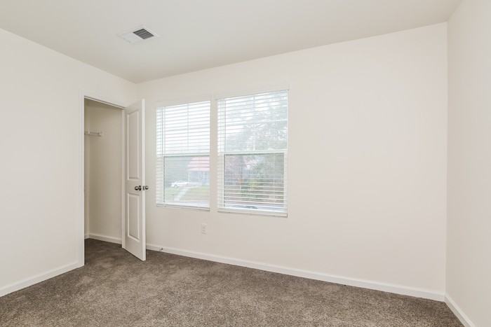 285 4th Ave N - Photo 2 of 16