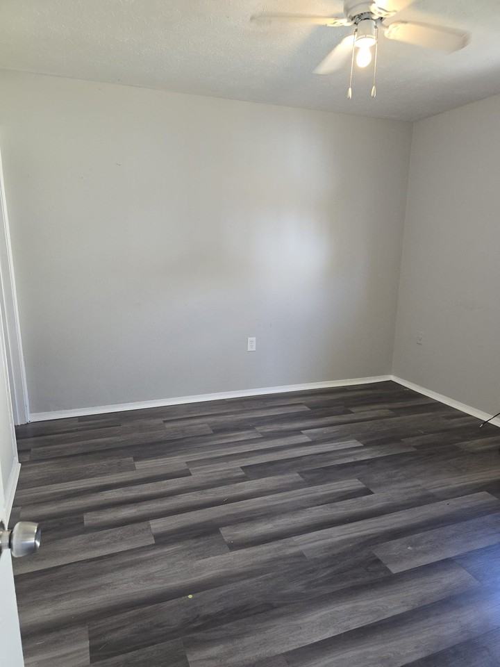 1 Claremont Pl #A - Photo 3 of 6