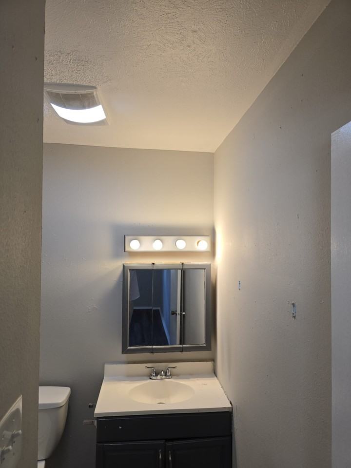 1 Claremont Pl #A - Photo 6 of 6