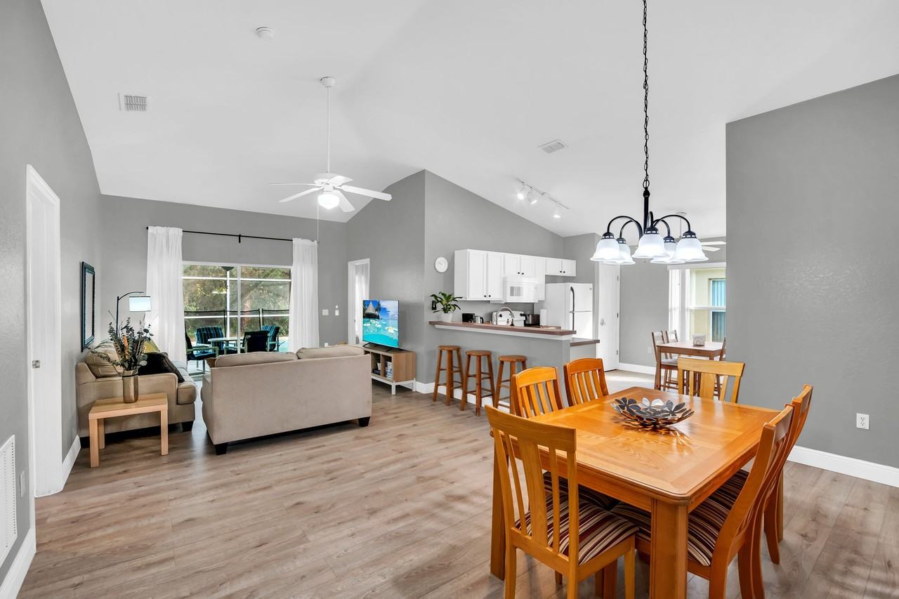 456 Reserve Dr #NA - Photo 3 of 19