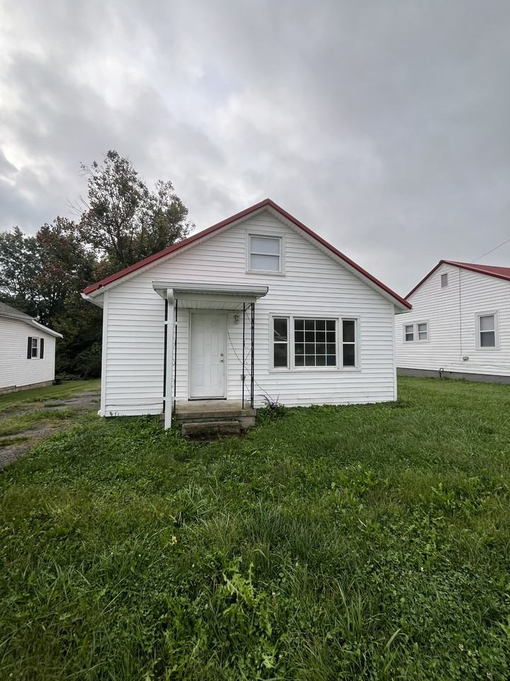 1226 W Walnut St #NA - Photo 3 of 20