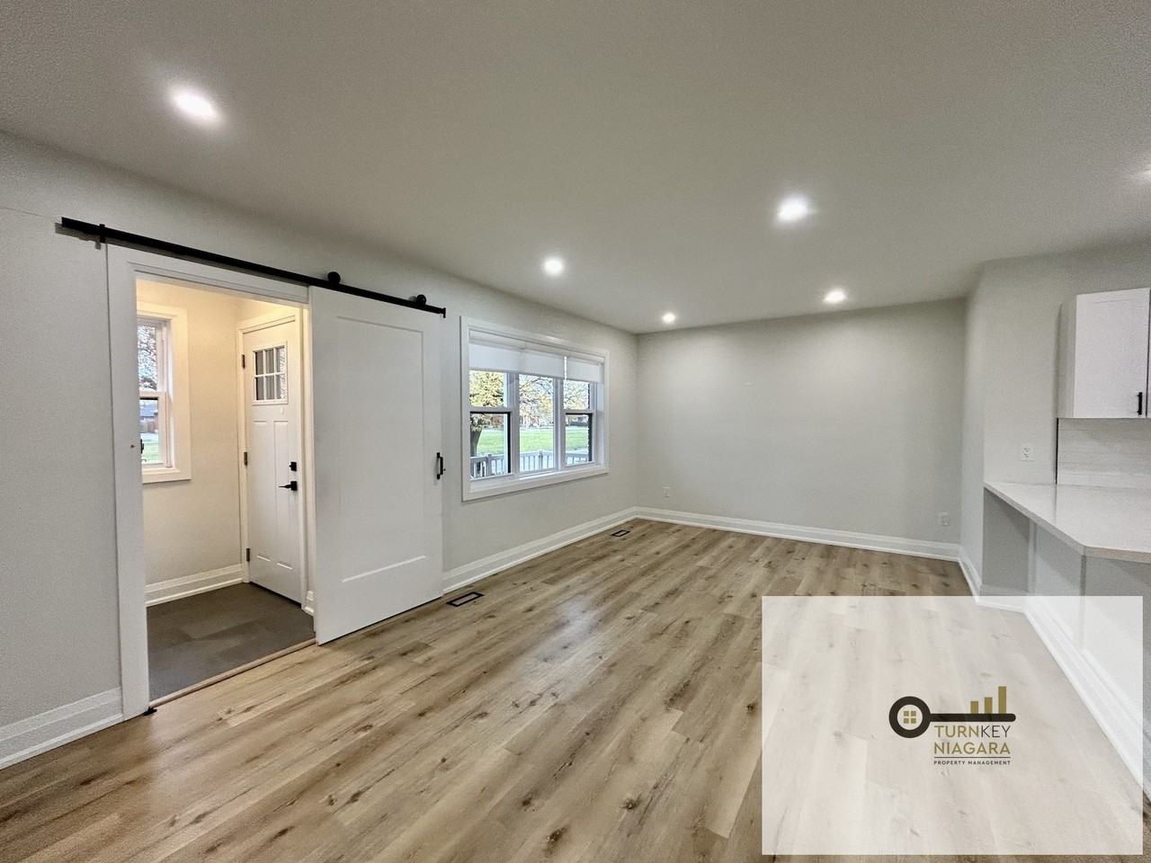 34 Golden Boulevard East #Main - Photo 7 of 20