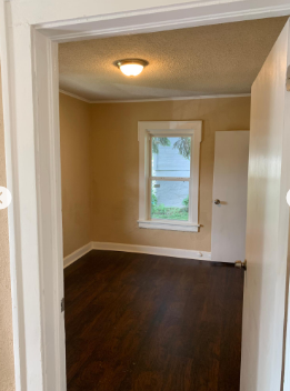 936 Waverly Ave #NA - Photo 5 of 20