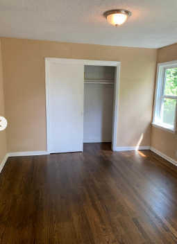 936 Waverly Ave #NA - Photo 6 of 20