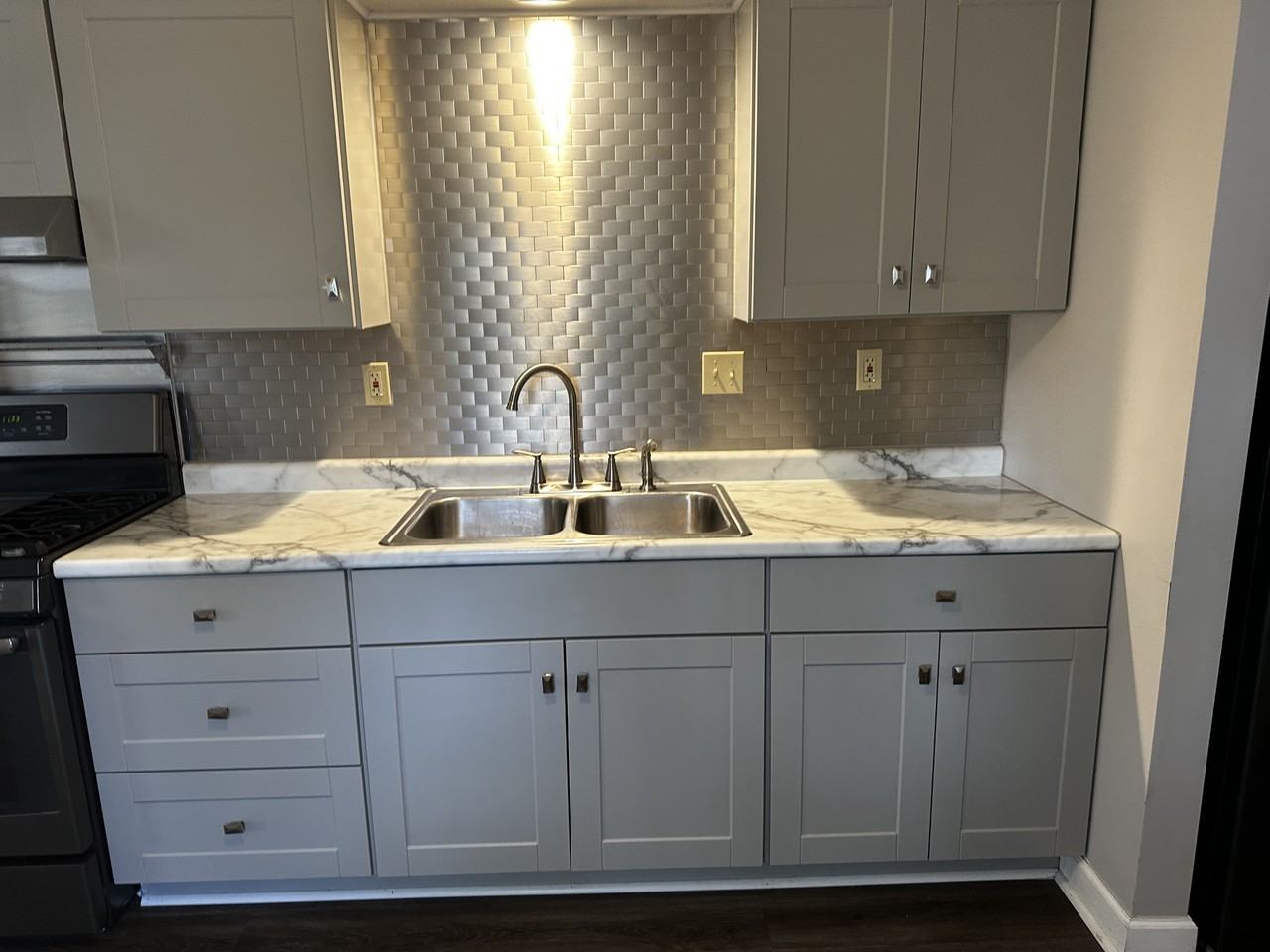 1942 Clyde Rd #NA - Photo 3 of 19