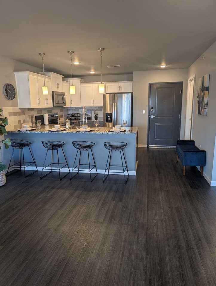 Silverleaf Apartments: Where Luxury Meets Comfort - Photo 5 of 27