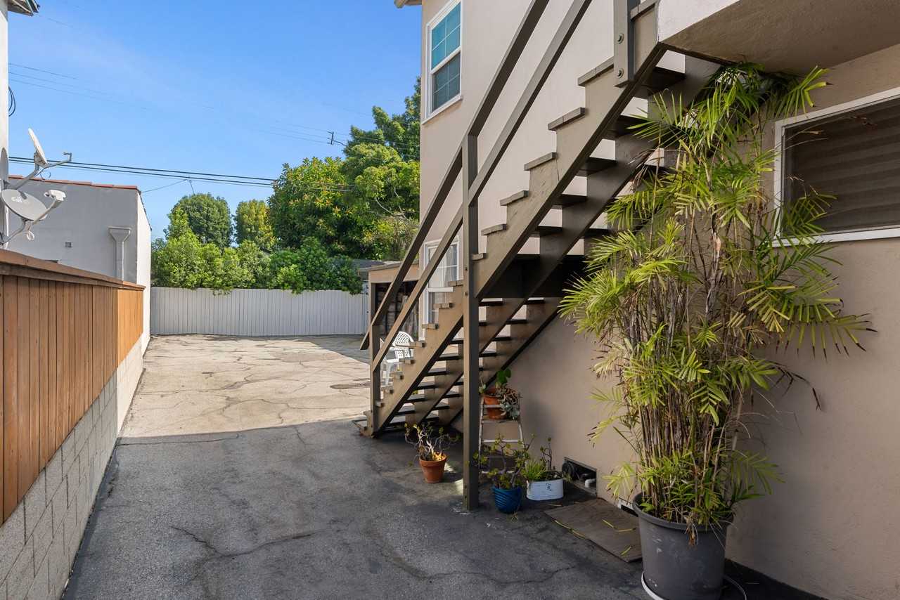 2632 South Sepulveda Boulevard #B - Photo 7 of 19