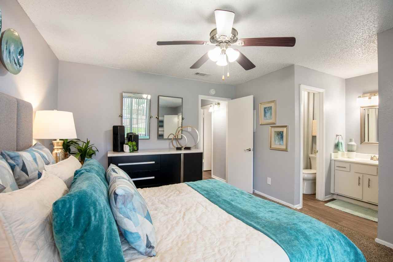 The Griffin Apartments - Photo 5 of 62