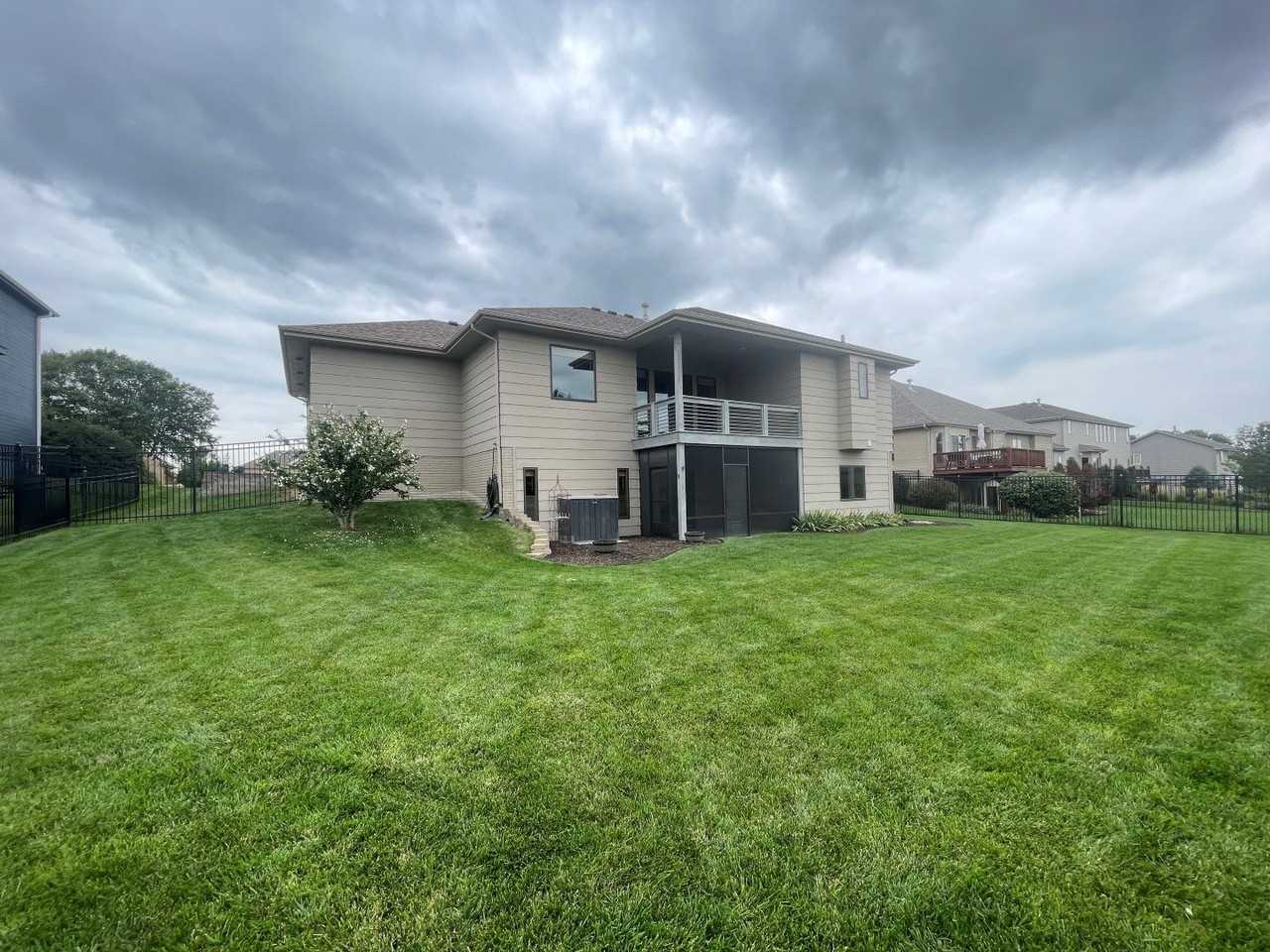 12603 S 81st Ave - Photo 3 of 23