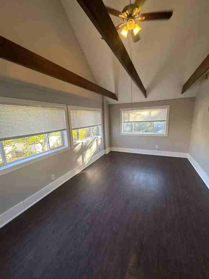 1622 Girard Ave N - Photo 2 of 13